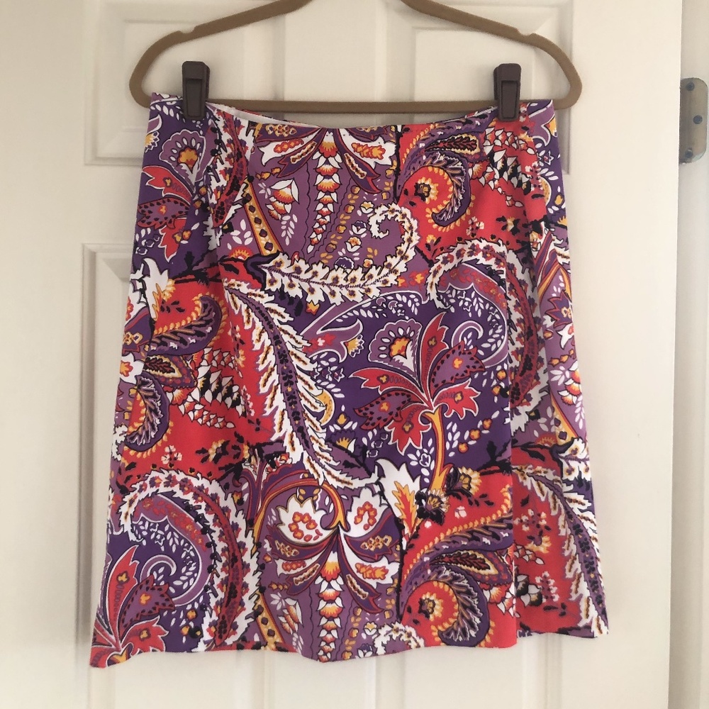 Tahari multi color short skirt